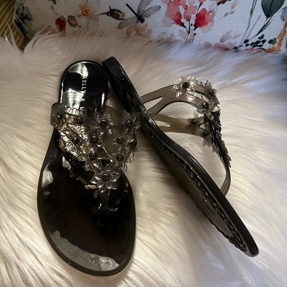 Kelly & Katie Floral Thong Sandals Size 7M - Picture 5 of 11